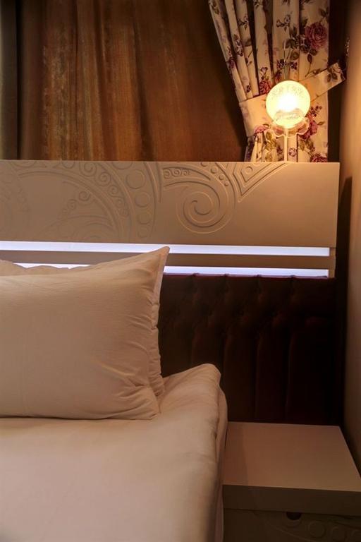 Omer Hayyam Suites Стамбул Номер фото